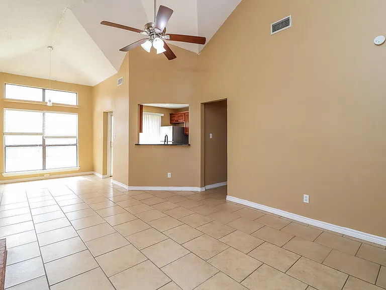 6721 Rhea Ridge Dr — Photo 4
