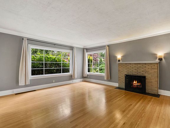 5th image of 2517 1st Ave W