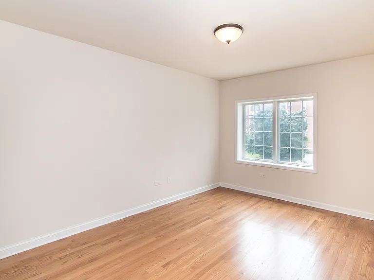 6493 N Northwest Hwy #311 — Photo 5