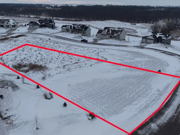 50214 Prairie Point Ct, Ames, IA 50014