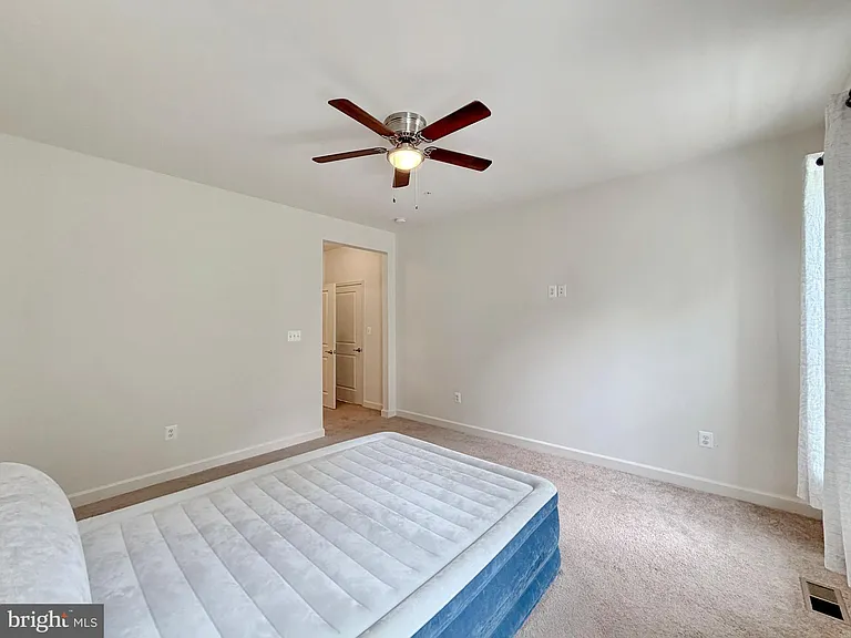 306 Buckeye Cir — Photo 37