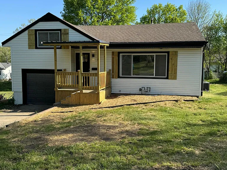 907 Edgevale Ter — Photo 1