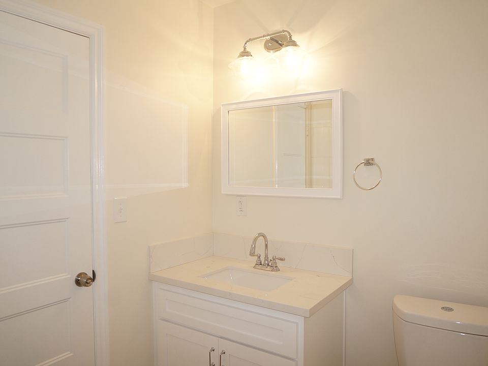 2nd image of 4107 E 7th St #3