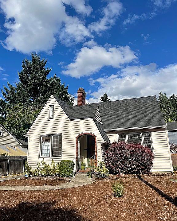 2nd image of 1212 NE 47th Ave