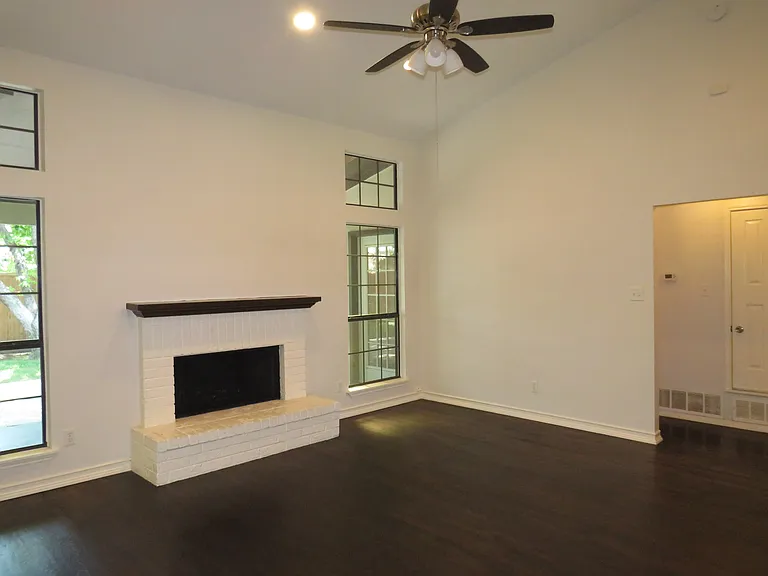 2308 Crestmeadow St — Photo 9