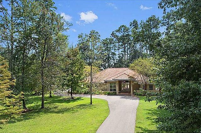 1st image of 46 Pine Crest Dr