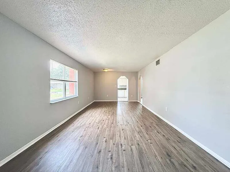 4725 39th Ave N #101 — Photo 11