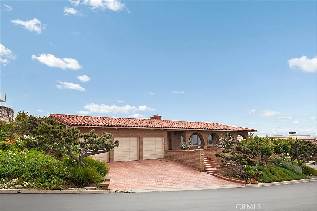4 bed, 3.5 bath, 3386 sqft, $16,500 — Photo 3