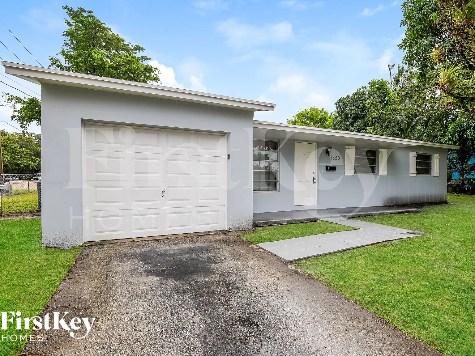 3 bed, 2.0 bath, 1295 sqft, $2,965 — Photo 1