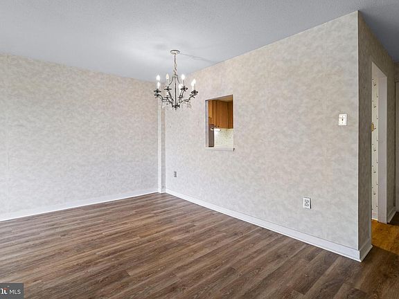 4th image of 100 West Ave S #202-2B