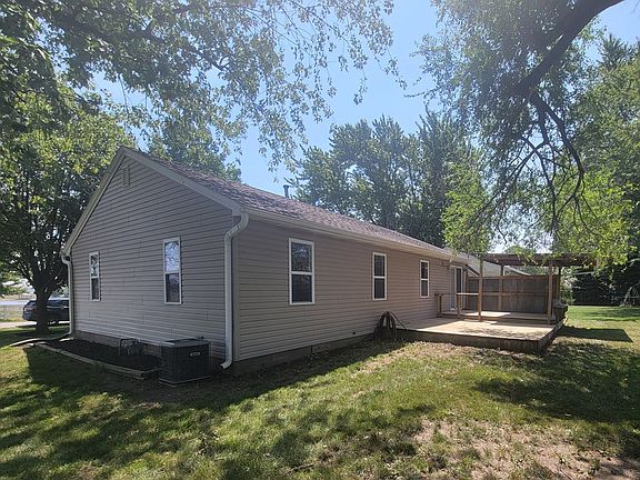 3rd image of 3308 1st St