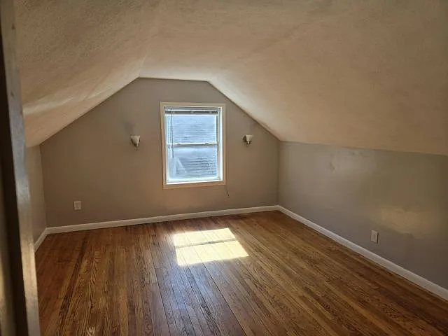 4 bed, 2.0 bath, 2412 sqft, $2,950 — Photo 4