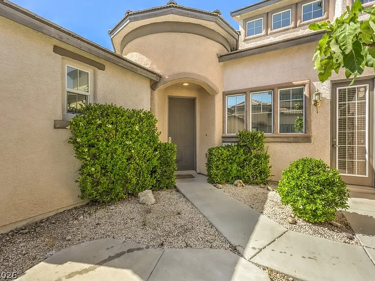 437 Eternity St — Photo 4