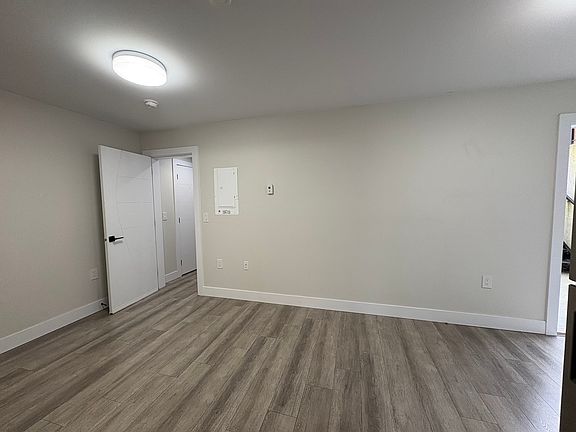 5th image of 1605 Ellesmere Ave