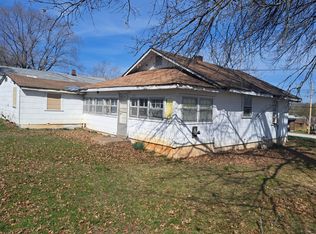 1132 Grace Ave, West Plains, MO 65775