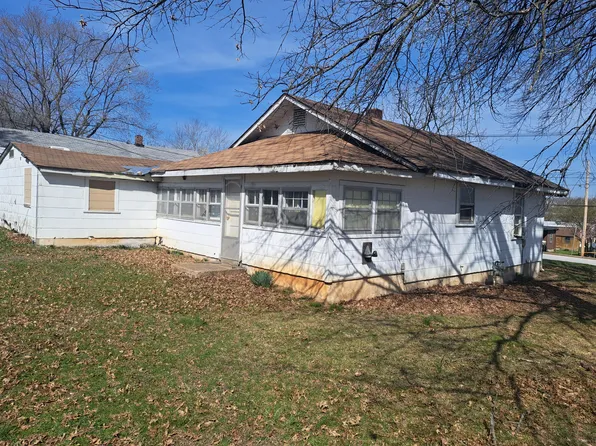 1132 Grace Avenue, West Plains, MO 65775