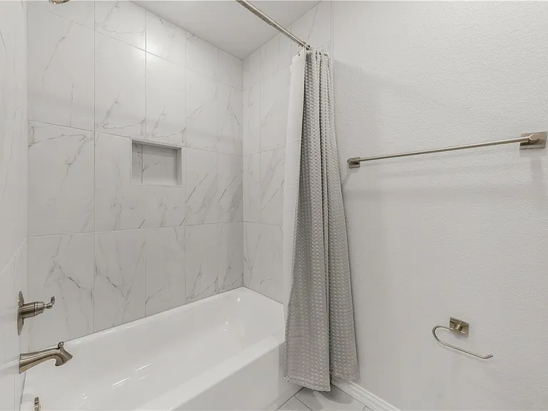 6219 Southern Cross Dr — Photo 17