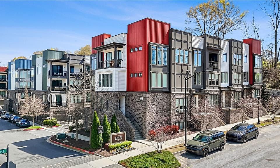 1st image of 371 Pratt Dr #201