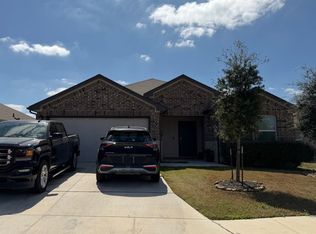 932 Armadillo Dr, Seguin, TX 78155