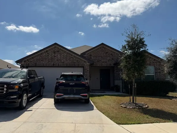 932 Armadillo Dr, Seguin, TX 78155