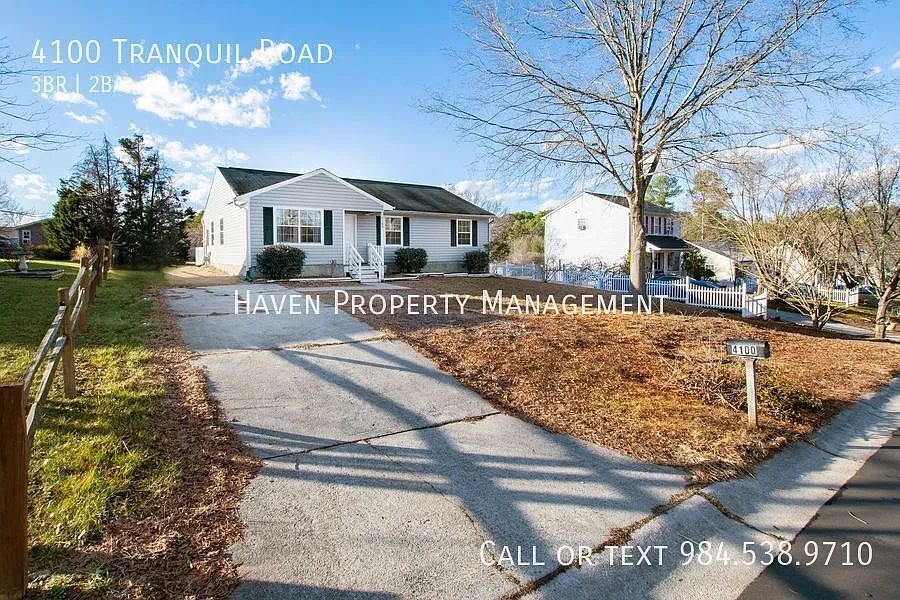 Adorable 3 Bedroom Ranch In Durham — Photo 2