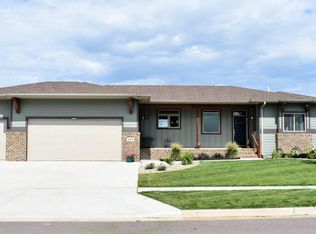 609 S Heritage Rd, Brandon, SD 57005