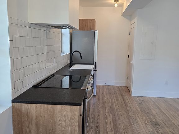 3rd image of 1401 Charles St APT A