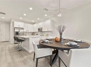 2148 Fairmont Ln, Naples, FL 34120