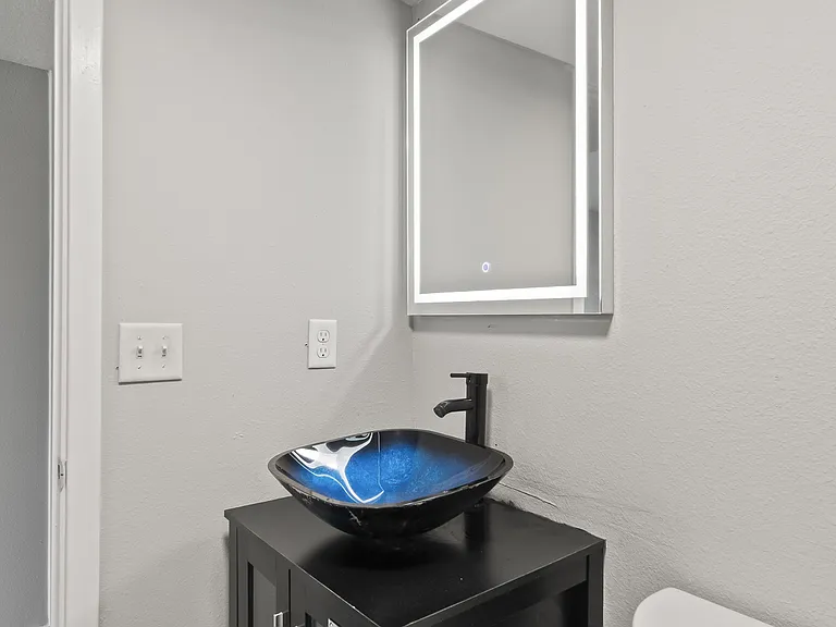 Mandarin Bay Bathroom