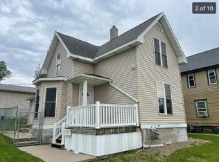 645 16th Ave SW #A, Cedar Rapids, IA 52404