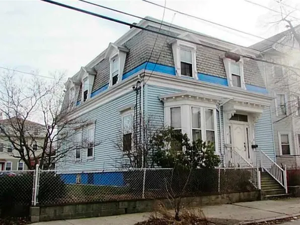 66 Corinth St, Providence, RI 02907