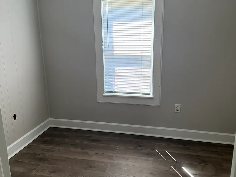 422 Wellington Ave — Photo 13