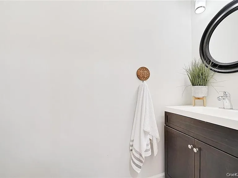 2 Goldsmith Ct — Photo 11