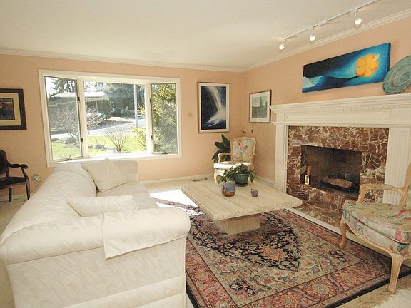 Large Living Room w/Marble Fireplace