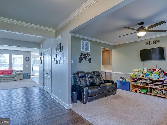 5th image of 362 Hampton Hill Dr