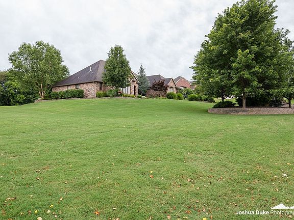 3rd image of 562 N Polo Dr