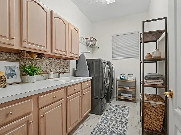 702 Brooker Ridge Ct — Photo 17