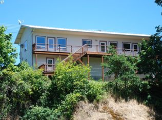 330 River Rd, Elkton, OR 97436