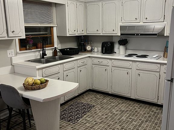 5th image of 207 N Hills Dr