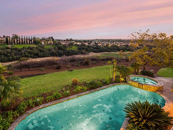 2nd image of 5743 Meadows Del Mar