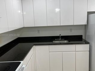 724 NE 4th St APT 8, Hallandale Beach, FL 33009