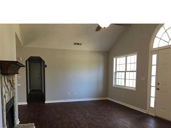 2nd image of 1143 Lavista Dr