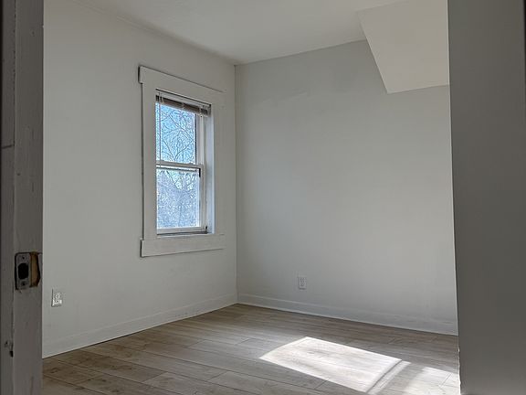 4th image of 311 Hilton Pl #11559527