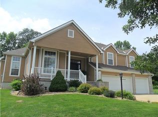 4003 Bennington Dr, Saint Joseph, MO 64506