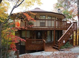 819 Crestwood Ln, Gatlinburg, TN 37738