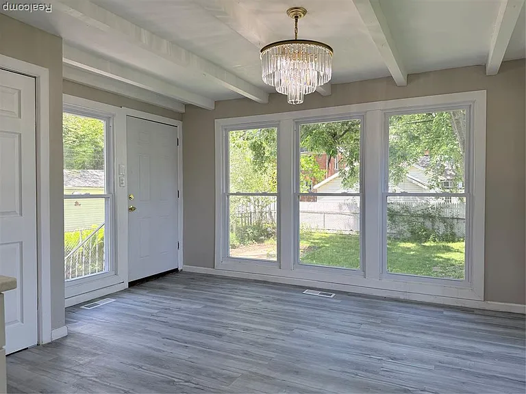 266 W Bennett Ave — Photo 22