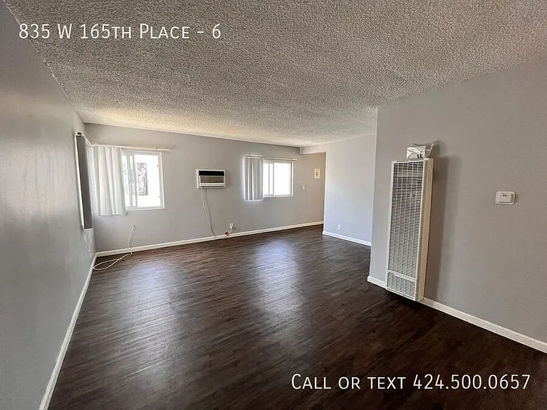835 W 165th Pl #6 — Photo 3