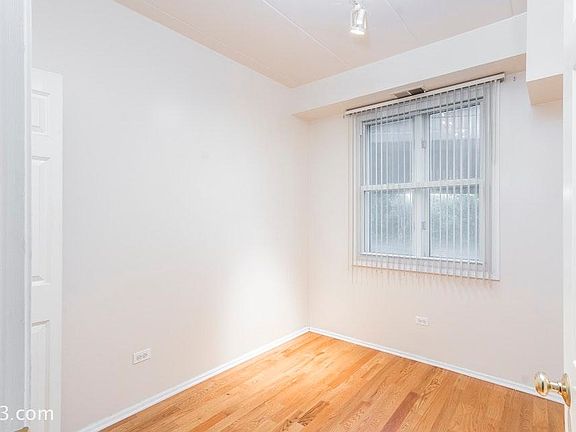 3rd image of 2734 S Wentworth Ave #62