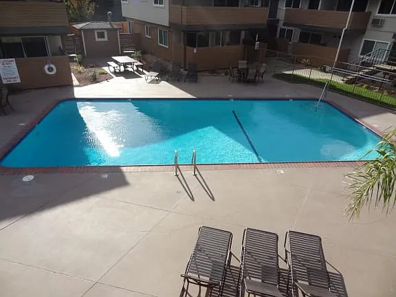 Los Altos Court — Photo 25
