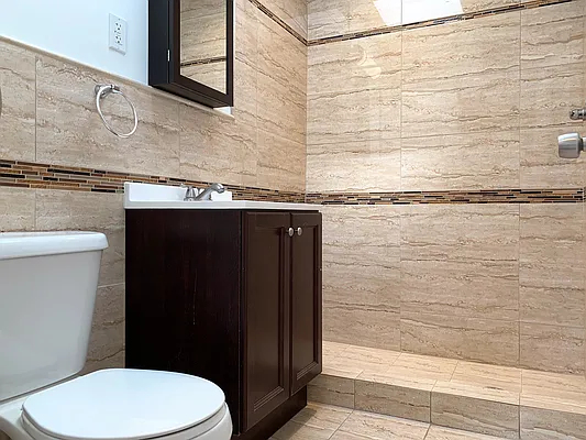 Rented by Hillel Realty Group | media 10